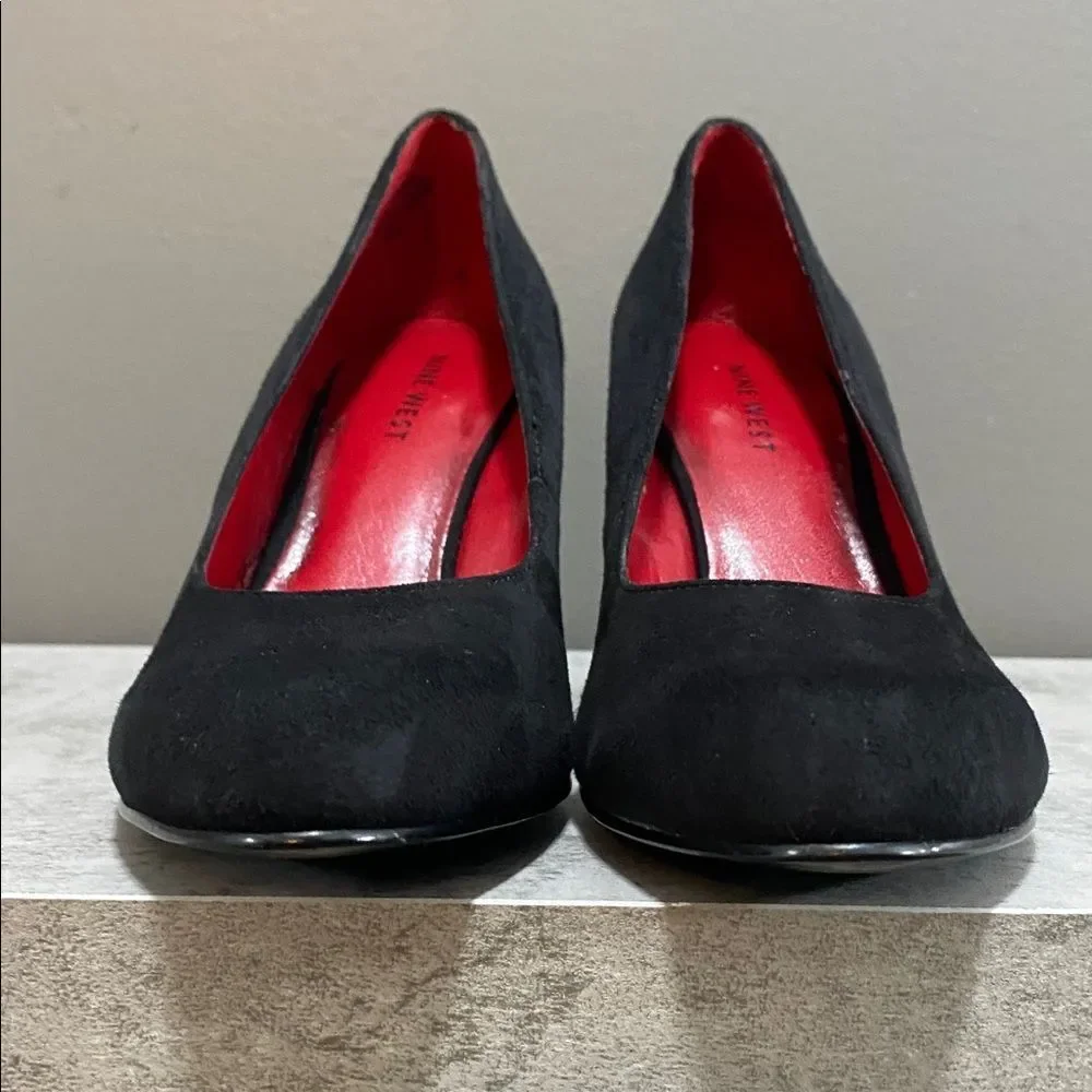 Nine West black suede wedge heels zebra print calf hair bold red lining SZ 6.5
